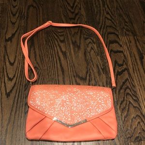 Coral clutch